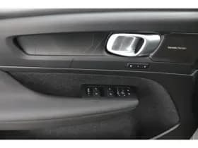 Volvo EX40 thumbnail 22