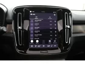 Volvo EX40 thumbnail 10