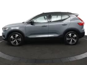 Volvo XC40 thumbnail 3