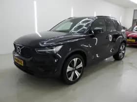 Volvo XC40 thumbnail 1