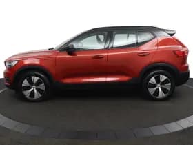 Volvo XC40 thumbnail 3