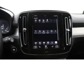 Volvo XC40 thumbnail 40