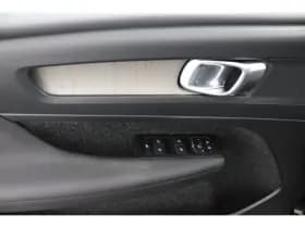 Volvo XC40 thumbnail 22