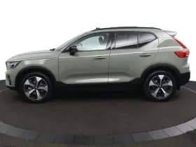 Volvo XC40 thumbnail 2