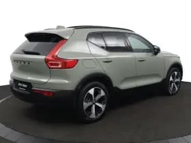 Volvo XC40 thumbnail 3