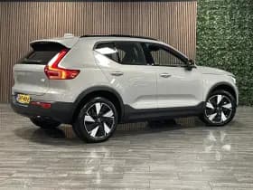 Volvo EX40 thumbnail 3