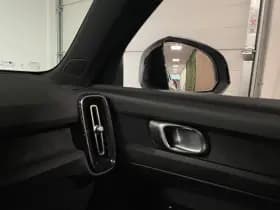 Volvo EX40 thumbnail 30