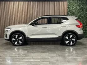 Volvo EX40 thumbnail 4