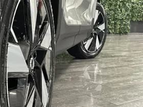 Volvo EX40 thumbnail 8