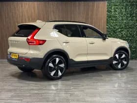 Volvo EX40 thumbnail 3