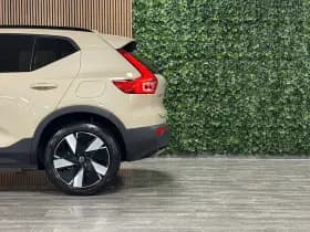 Volvo EX40 thumbnail 7
