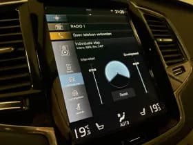 Volvo XC90 thumbnail 38