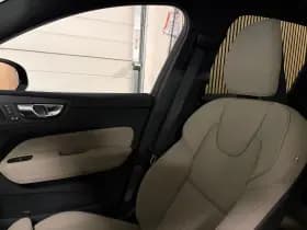 Volvo XC60 thumbnail 44