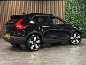 Volvo EX40 thumbnail 3