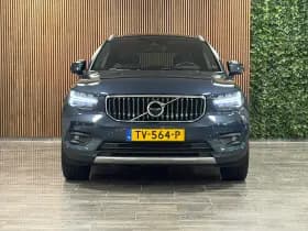 Volvo XC40 thumbnail 2