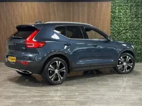 Volvo XC40 thumbnail 3