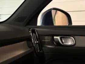 Volvo XC40 thumbnail 40