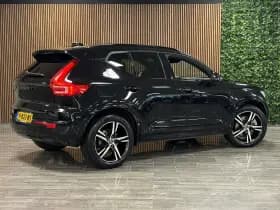 Volvo XC40 thumbnail 3