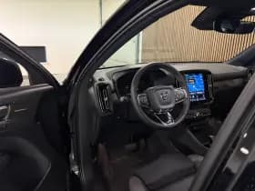 Volvo XC40 thumbnail 8