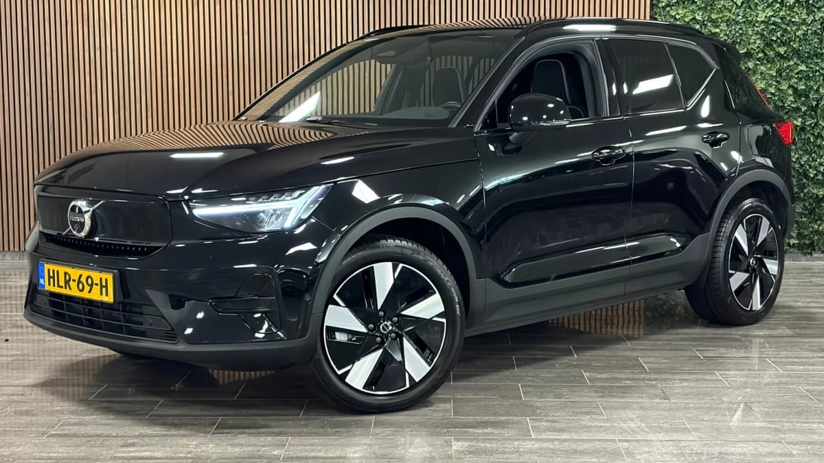 Volvo EX40 — foto 1