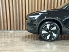Volvo EX40 thumbnail 3