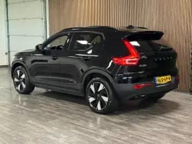 Volvo EX40 thumbnail 5