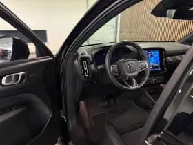 Volvo EX40 thumbnail 8