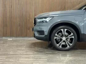 Volvo XC40 thumbnail 3