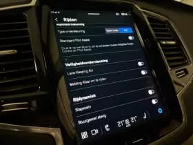Volvo XC90 thumbnail 32
