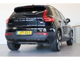 Volvo XC40 thumbnail 3