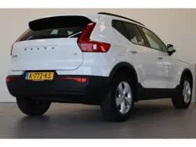 Volvo XC40 thumbnail 3