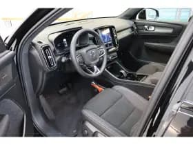 Volvo EX40 thumbnail 4