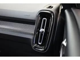 Volvo EX40 thumbnail 40