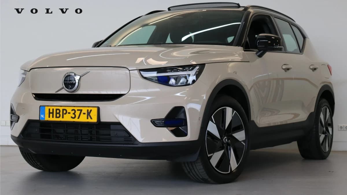 Volvo EX40 — foto 1
