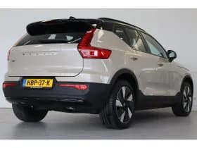 Volvo EX40 thumbnail 3
