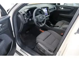 Volvo EX40 thumbnail 4