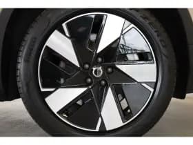 Volvo EX40 thumbnail 7
