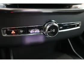 Volvo XC90 thumbnail 38