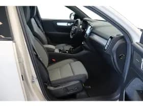 Volvo XC40 thumbnail 6
