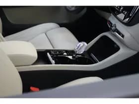 Volvo XC40 thumbnail 40