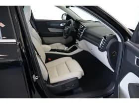 Volvo XC40 thumbnail 6
