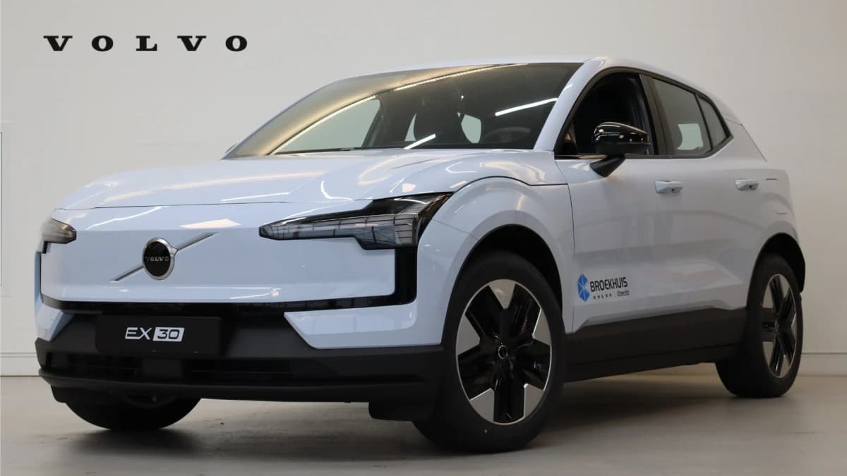 Volvo EX30 — foto 1