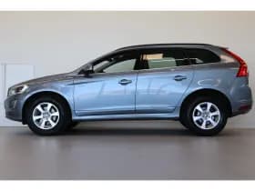 Volvo XC60 thumbnail 2