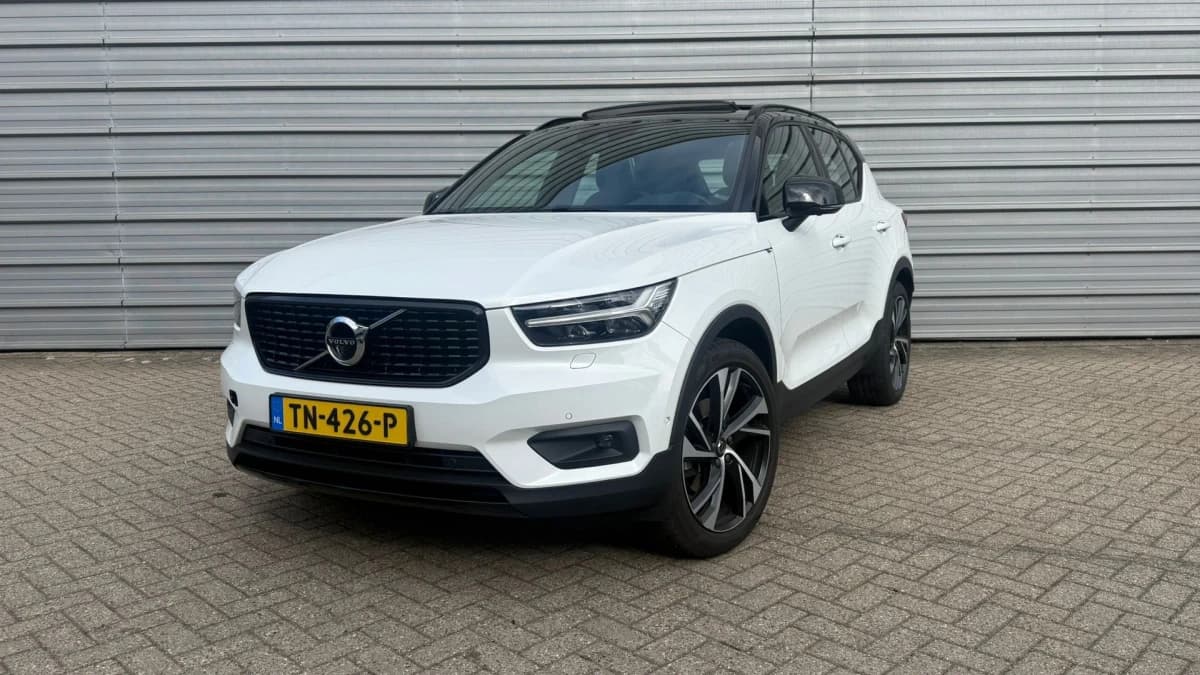 Volvo XC40 — foto 1