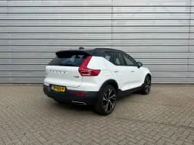 Volvo XC40 thumbnail 3