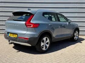 Volvo XC40 thumbnail 3