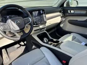 Volvo XC40 thumbnail 4
