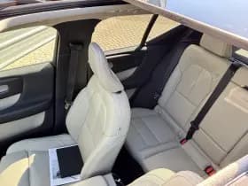 Volvo XC40 thumbnail 6