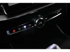 Volvo XC90 thumbnail 34