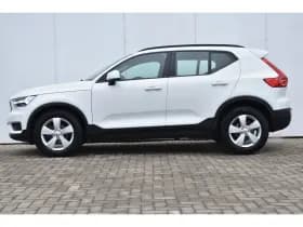 Volvo XC40 thumbnail 3